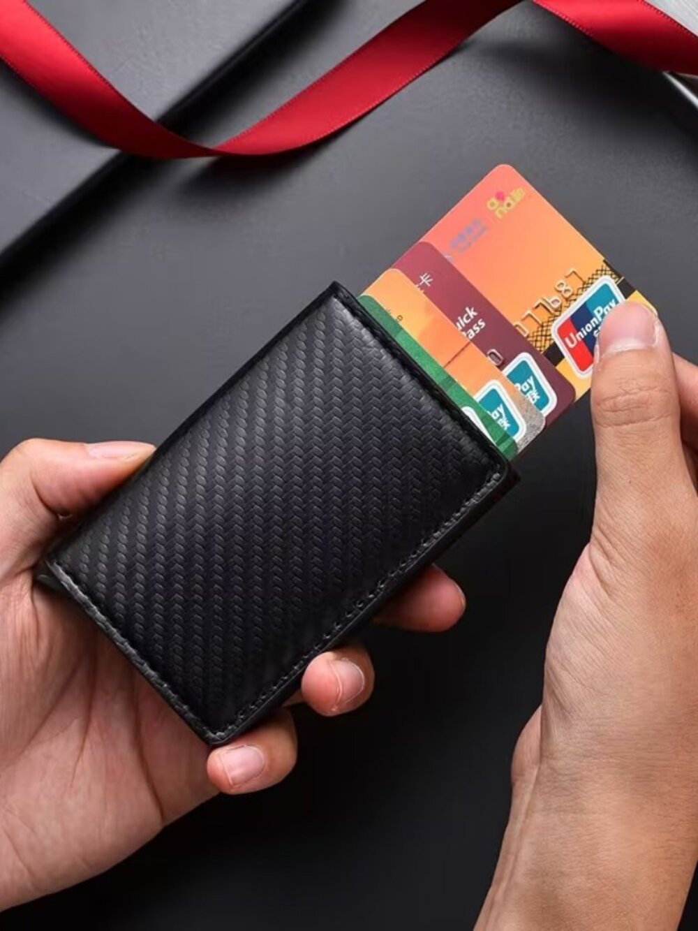 Carbon Fiber Slim RFID Blocking Wallet